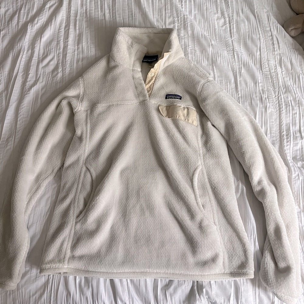 white Patagonia pullover